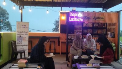 Sepenggal Cerita Kafenya Literasi, Cara Mempertahankan Relawan TBM