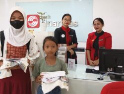 Kenalkan Fungsi Bank, Anak TBM Lentera Pustaka Sambangi Kantor Bank Sinarmas