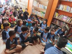 Berkiprah di Taman Bacaan, Jangan Terlalu Banyak Merasa