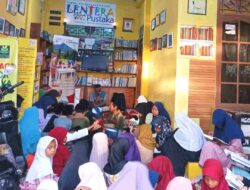 Melatih Berbuat Baik di Taman Bacaan