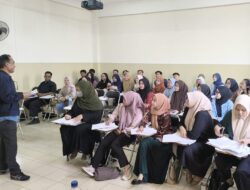 Kuliah Jurnalistik Mahasiswa PBSI Unindra, Pertemukan Teori dan Praktik