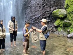 Bertempat di Curug Nangka, TBM Lentera Pustaka Lantik Koordinator Relawan dan Sistem Grading