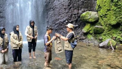 Bertempat di Curug Nangka, TBM Lentera Pustaka Lantik Koordinator Relawan dan Sistem Grading