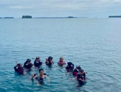 Meeting Sambil Snorkeling, Relawan TBM Lentera Pustaka Komit Optimalkan Kiprah di Taman Bacaan