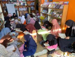 Tadarusan di Taman Bacaan