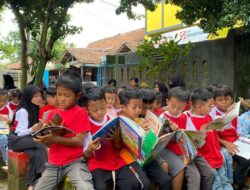 Literasi Itu Merangkak dalam Gelap Bertahun-tahun untuk Menemukan Cahaya Kecil di Ujung