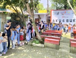 Budaya Antre di Taman Bacaan, Ngapain?