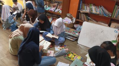 Abaikan Omongan Toksik di Taman Bacaan