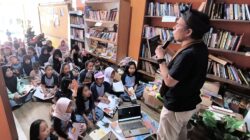 Belajar Menghargai Orang Lain di Taman Bacaan