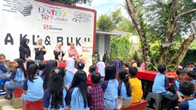 Relawan Memang Tidak Berdiri di Depan Kelas tapi …