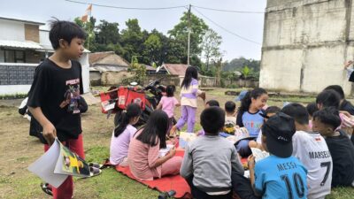 Motor Baca di Kampung Sinarwangi, Hadirkan Senyum Anak-anak