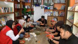 Diskusi Literasi Sambil Makan Siang, Bale Buku Jakarta Kunjungi TBM Lentera Pustaka