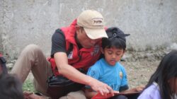 Baca Buku, Sepi di Tengah Keramaian