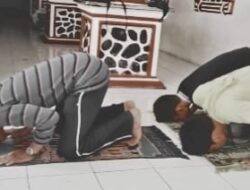 Aku Ajari Mereka Bersujud