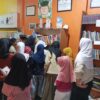Antre Cari Buku, Sebuah Kenikmatan Membaca Tanpa Akhir di Taman Bacaan