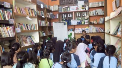Ketika Taman Bacaan Tetap Terhubung dengan Realitas