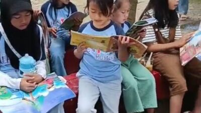 Anak-anak TBM Lentera Pustaka Makin Terbiasa Membaca