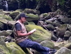 Puisi “Tidak Semua Lelaki Pandai Bercerita”