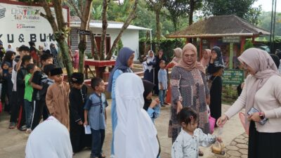 Bagikan 110 Takjil Tiap Sabtu, TBM Lentera Pustaka Optimalkan Ngabubu-Read