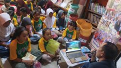 Tenang di Taman Bacaan